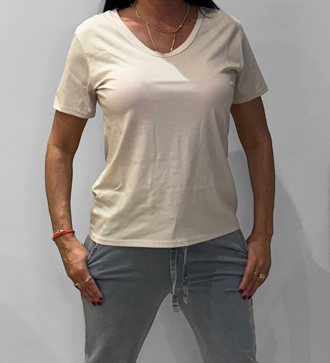 T-shirt col V