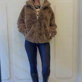 fourrure a zip vegan